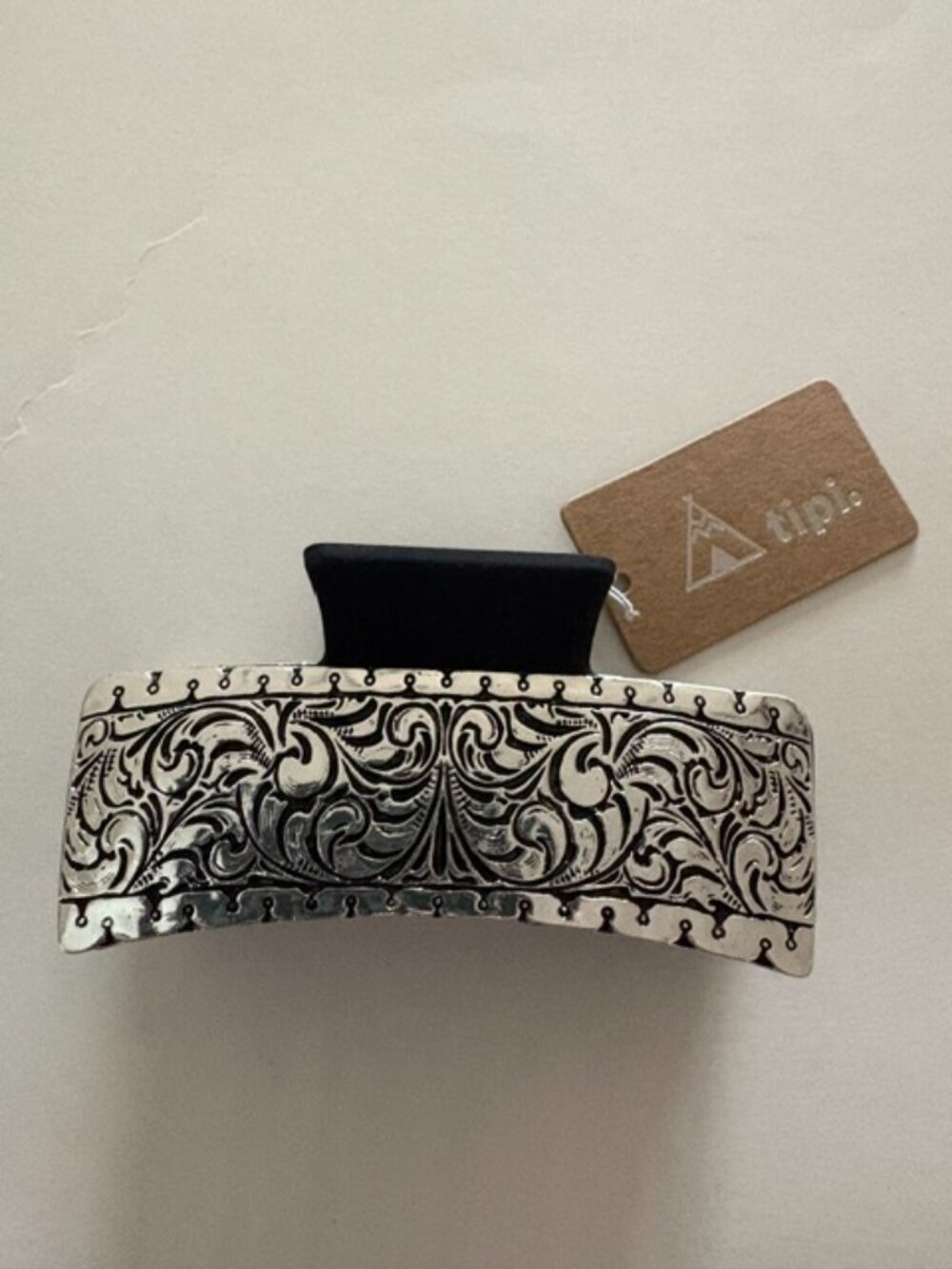 Tipi Western Etched Metal Plate Hair Claw NWT - Picture 4 of 4